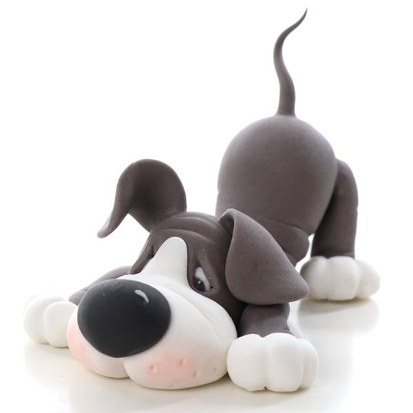 כלב מפוסל בבצק סוכר